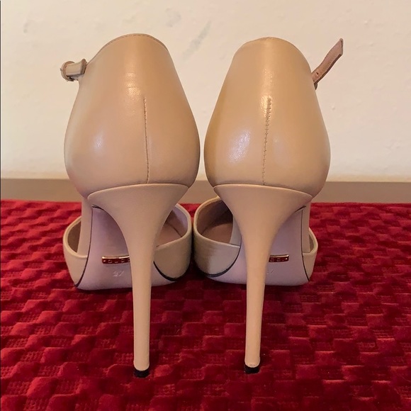 Gucci Studded Pump - Picture 6 of 8